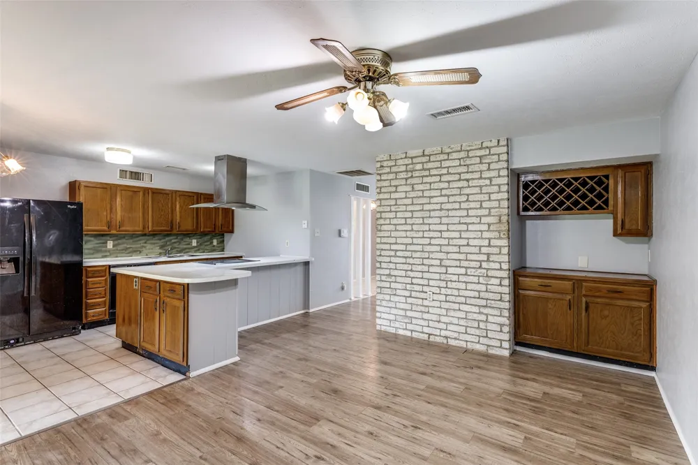 7504 Portman Avenue Fort Worth, TX 76112