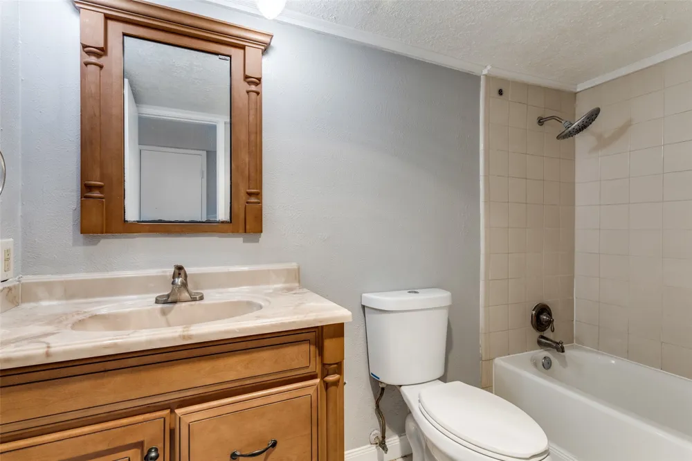 7504 Portman Avenue Fort Worth, TX 76112