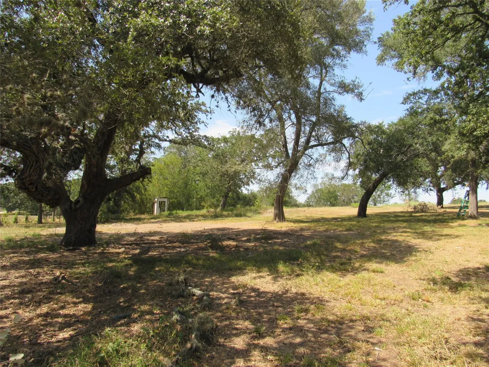 7863 Fm 332 Road Brenham, TX 77833