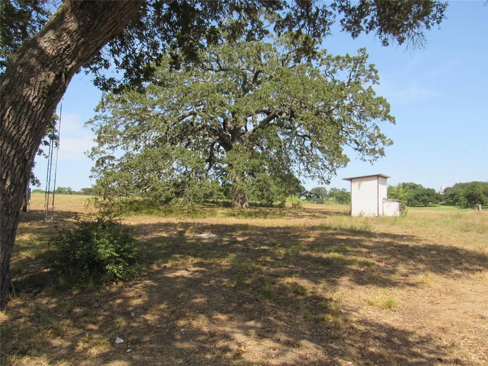 7863 Fm 332 Road Brenham, TX 77833
