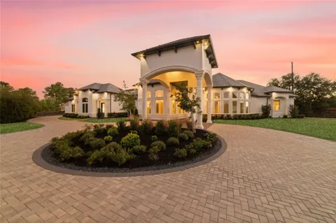 2 Little Sorrell Court