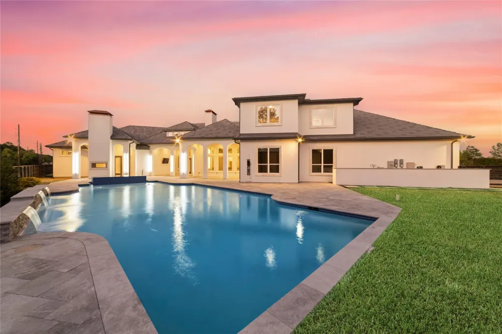 2 Little Sorrell Court Tomball, TX 77377