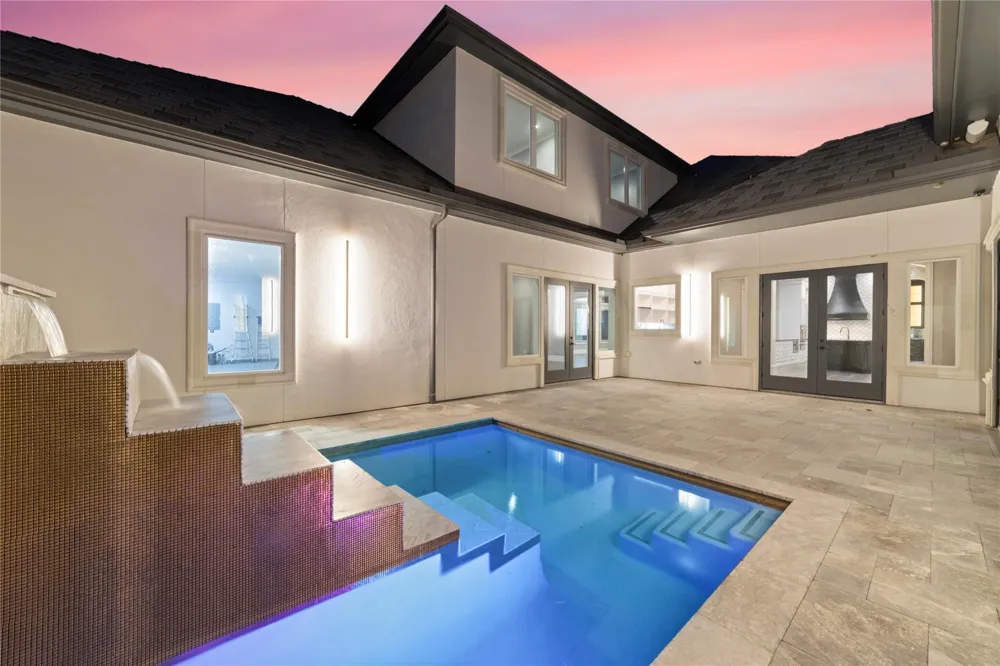 2 Little Sorrell Court Tomball, TX 77377