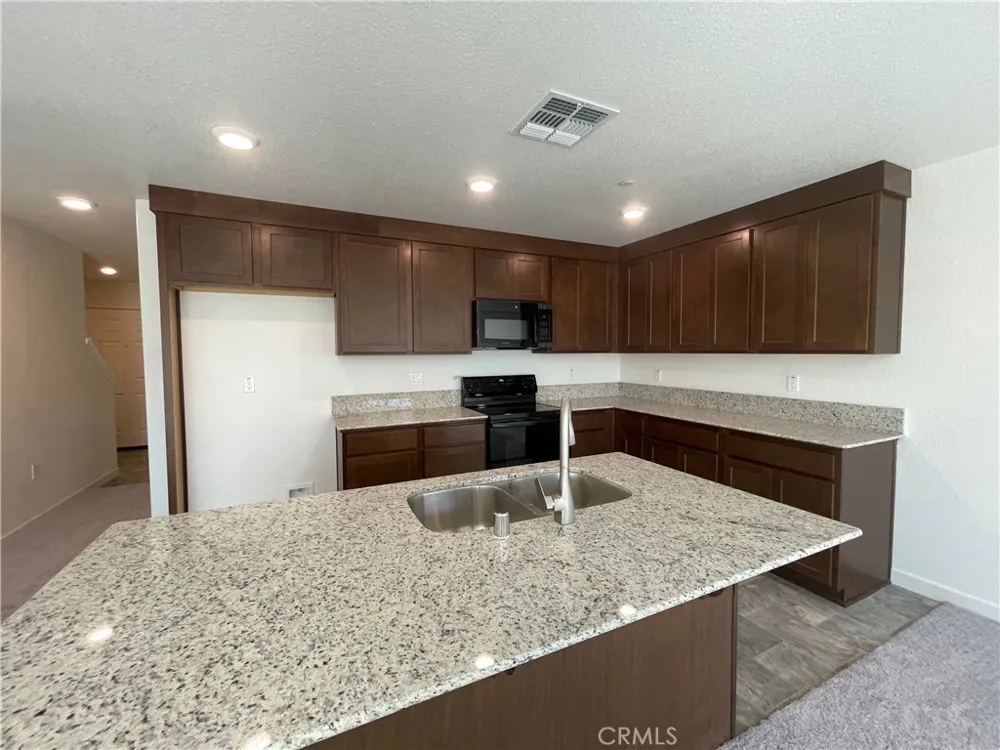713 Stone Ridge West Avenue Merced, CA 95341
