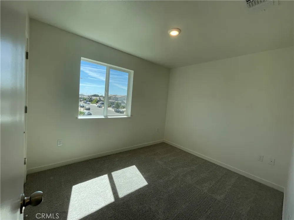 713 Stone Ridge West Avenue Merced, CA 95341