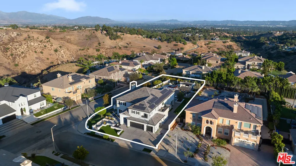 18548 Clydesdale Road Granada Hills, CA 91344