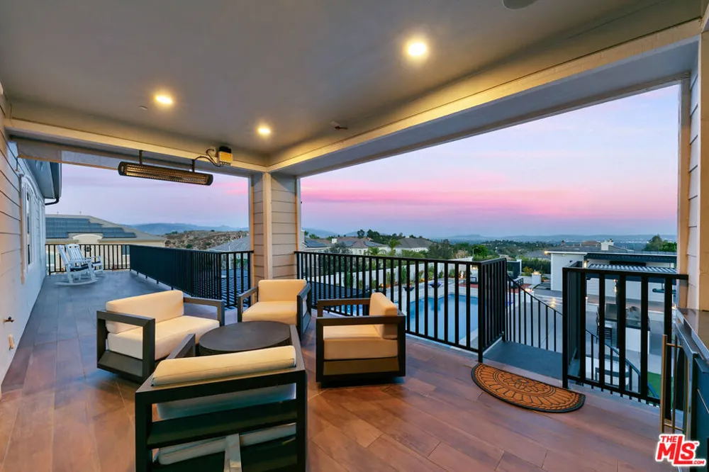18548 Clydesdale Road Granada Hills, CA 91344