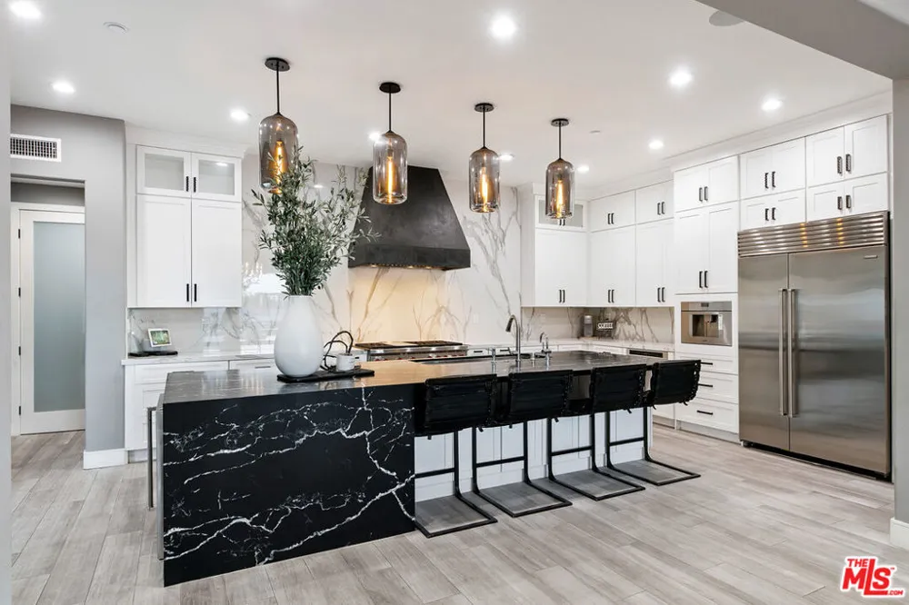 18548 Clydesdale Road Granada Hills, CA 91344
