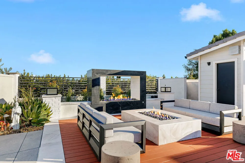 18548 Clydesdale Road Granada Hills, CA 91344