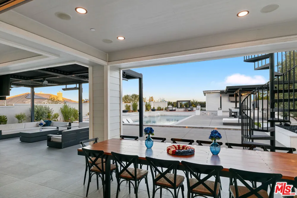 18548 Clydesdale Road Granada Hills, CA 91344