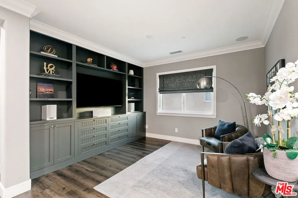18548 Clydesdale Road Granada Hills, CA 91344