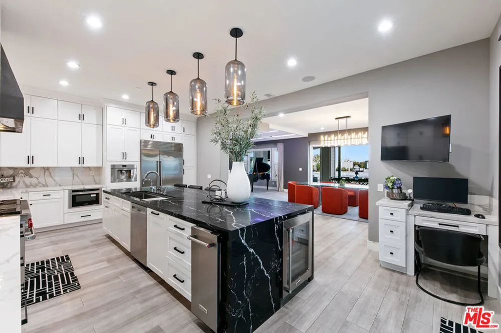 18548 Clydesdale Road Granada Hills, CA 91344