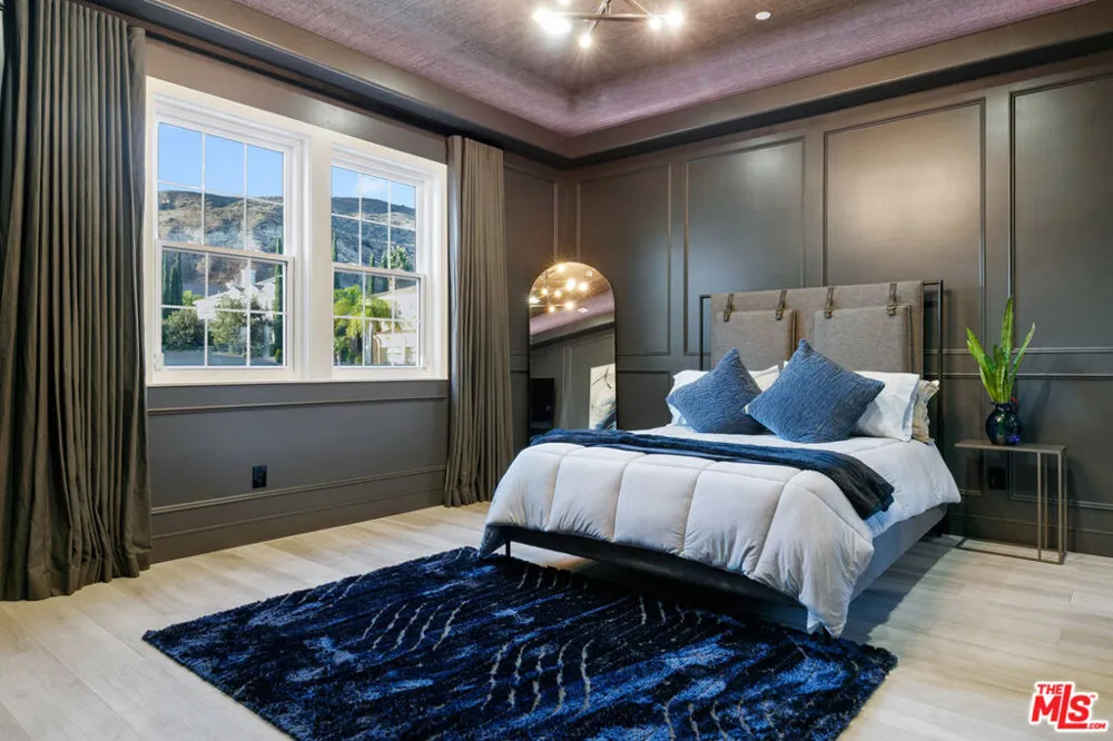 18548 Clydesdale Road Granada Hills, CA 91344