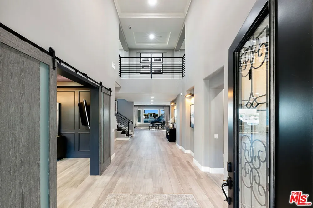 18548 Clydesdale Road Granada Hills, CA 91344