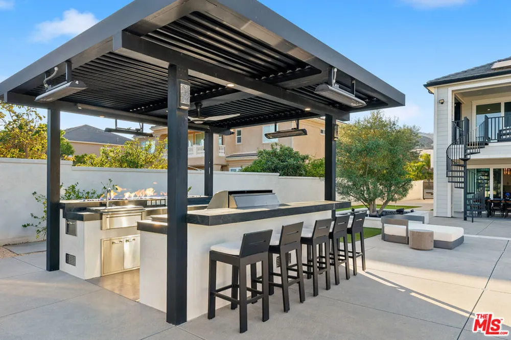 18548 Clydesdale Road Granada Hills, CA 91344