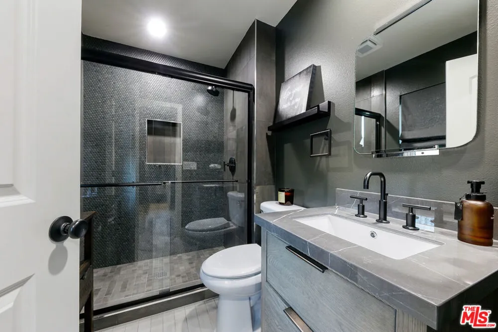 18548 Clydesdale Road Granada Hills, CA 91344