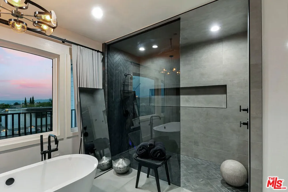 18548 Clydesdale Road Granada Hills, CA 91344