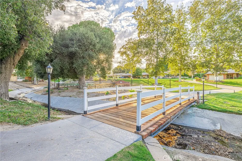 26337 Oak Highland Drive #A Newhall, CA 91321