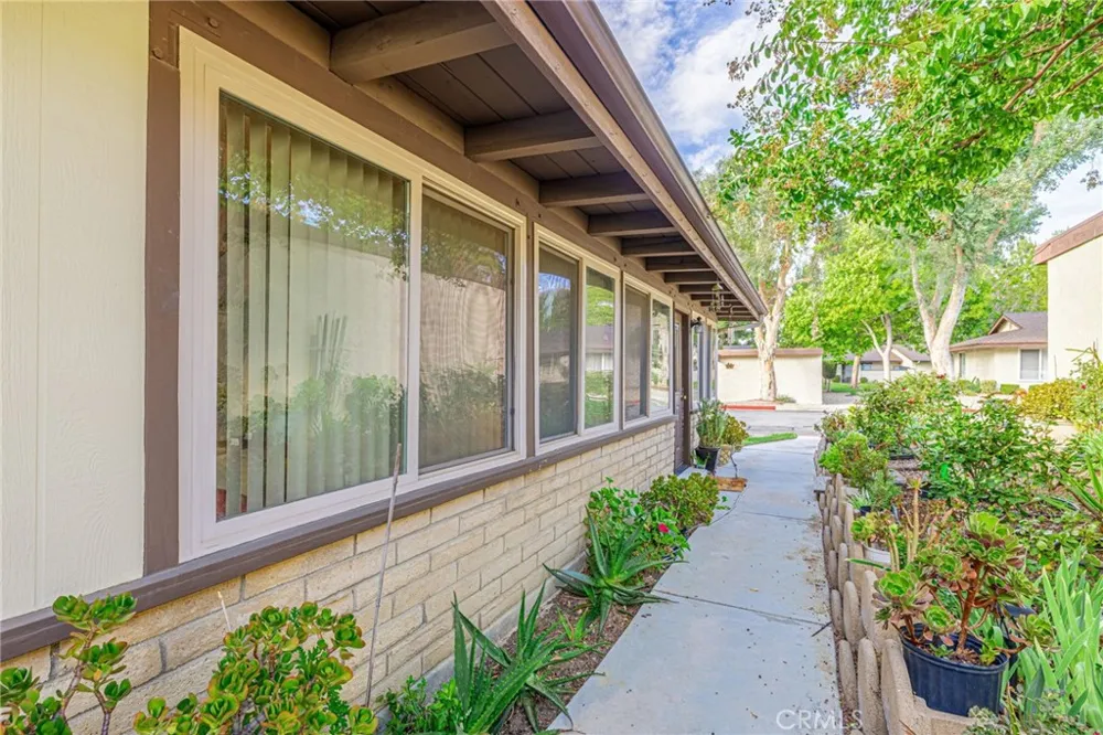 26337 Oak Highland Drive #A Newhall, CA 91321