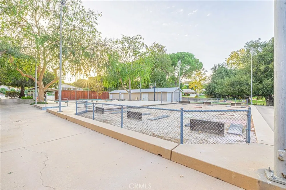 26337 Oak Highland Drive #A Newhall, CA 91321