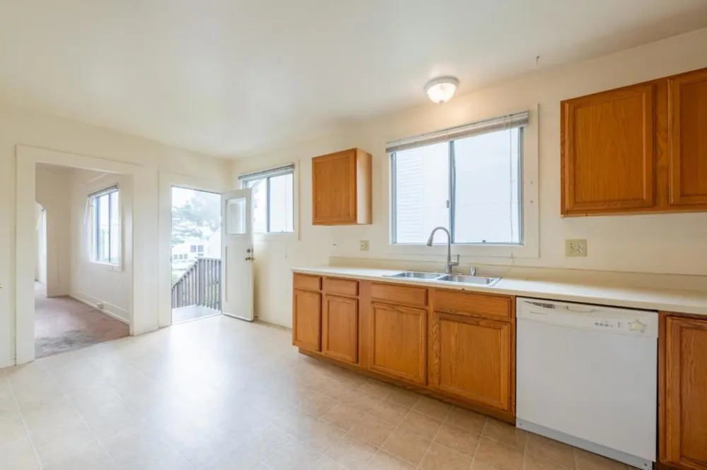 271 Foam Street Monterey, CA 93940