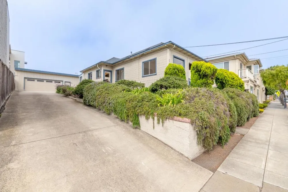 271 Foam Street Monterey, CA 93940