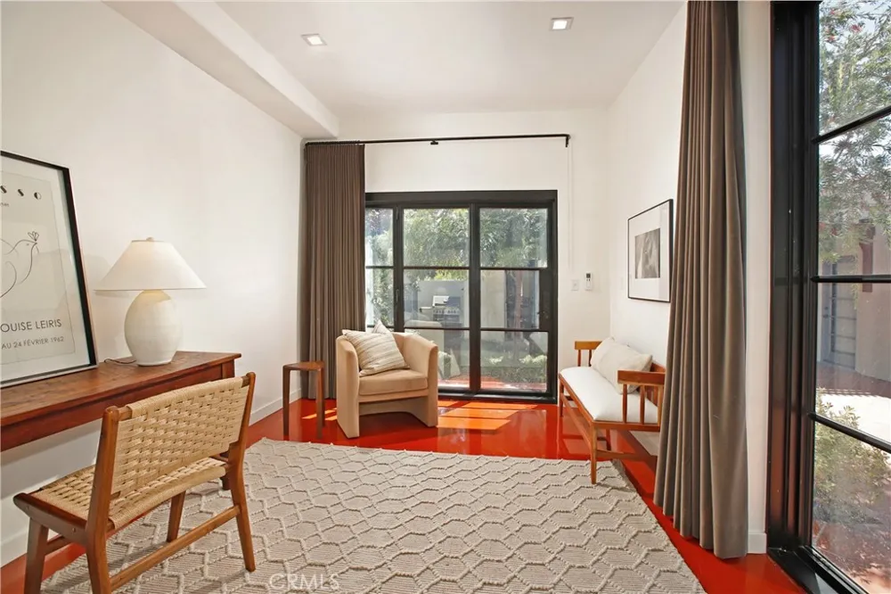 725 Pleasant View Terrace Glendale, CA 91202