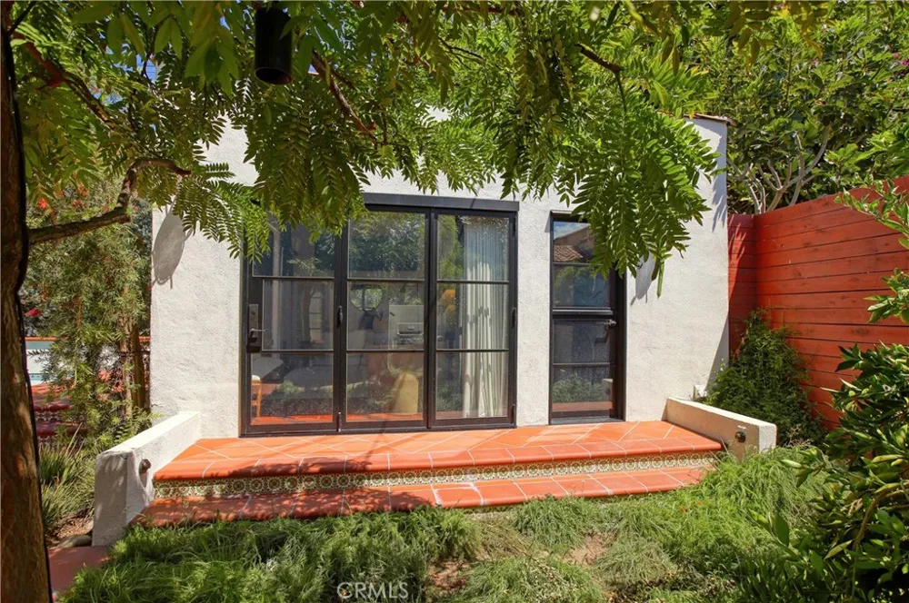 725 Pleasant View Terrace Glendale, CA 91202
