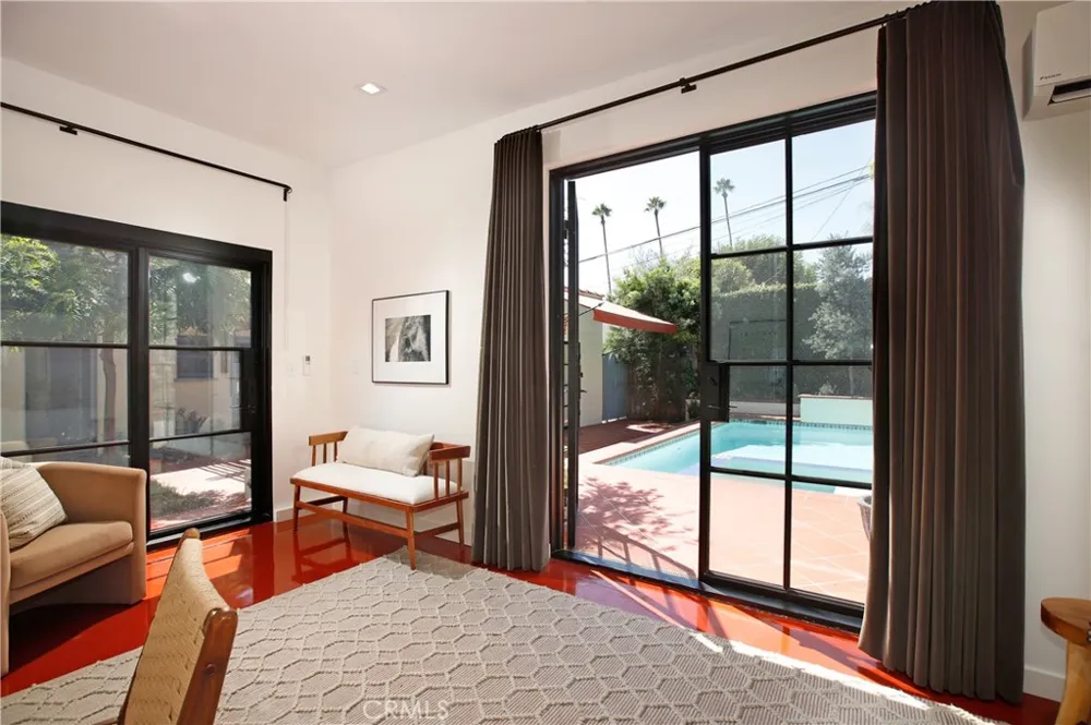 725 Pleasant View Terrace Glendale, CA 91202