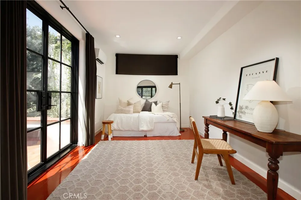 725 Pleasant View Terrace Glendale, CA 91202