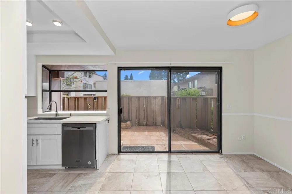 6860 Caminito Montanoso #8 San Diego, CA 92119