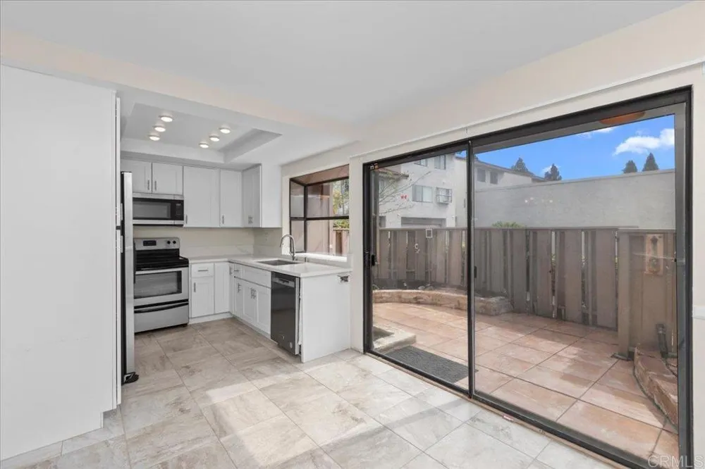 6860 Caminito Montanoso #8 San Diego, CA 92119