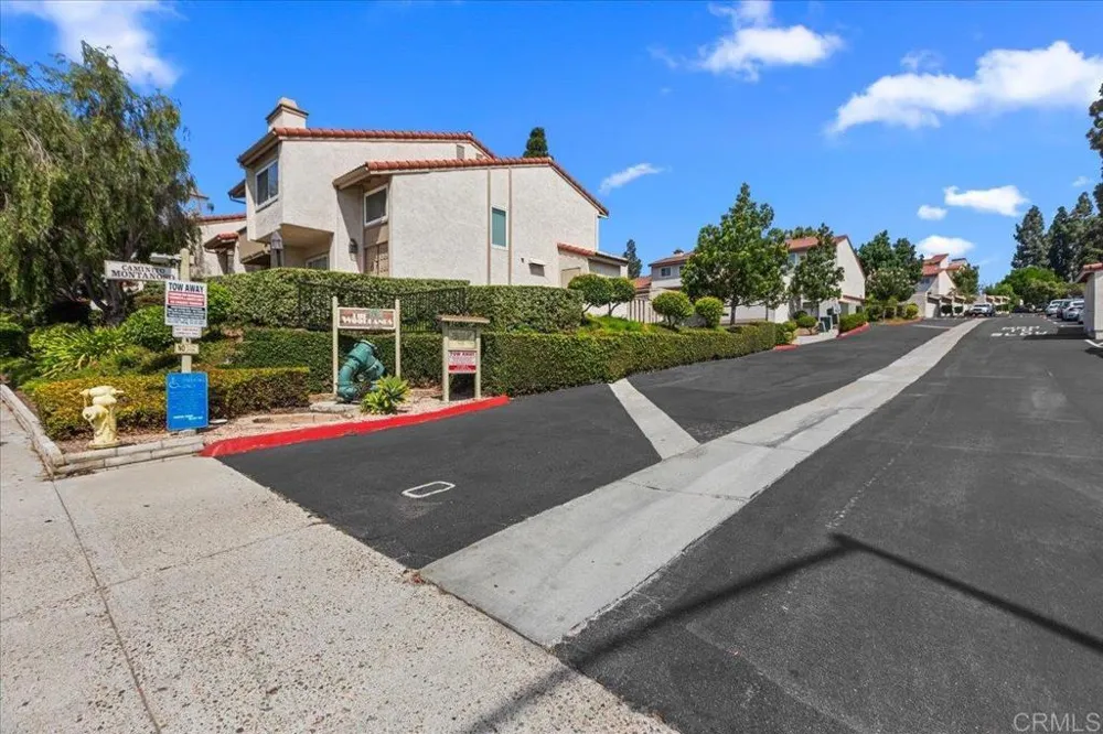 6860 Caminito Montanoso #8 San Diego, CA 92119