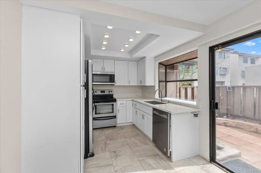 6860 Caminito Montanoso #8 San Diego, CA 92119