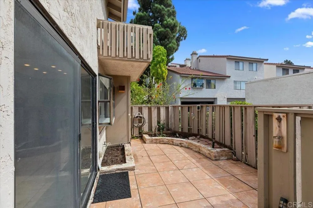 6860 Caminito Montanoso #8 San Diego, CA 92119