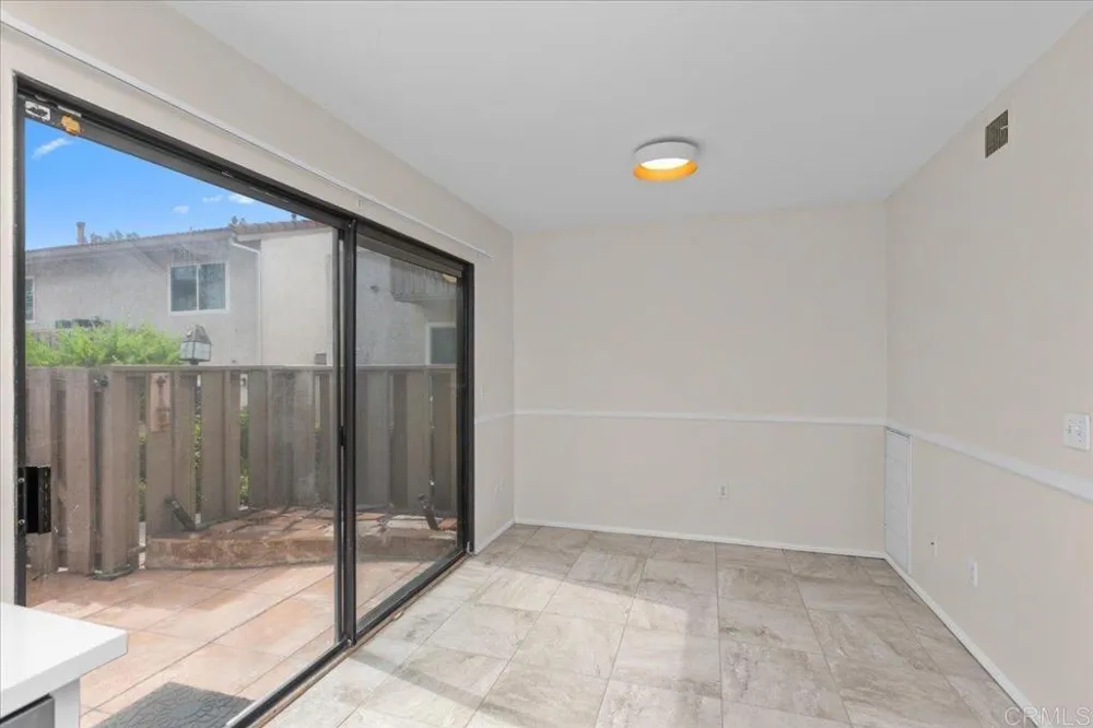 6860 Caminito Montanoso #8 San Diego, CA 92119