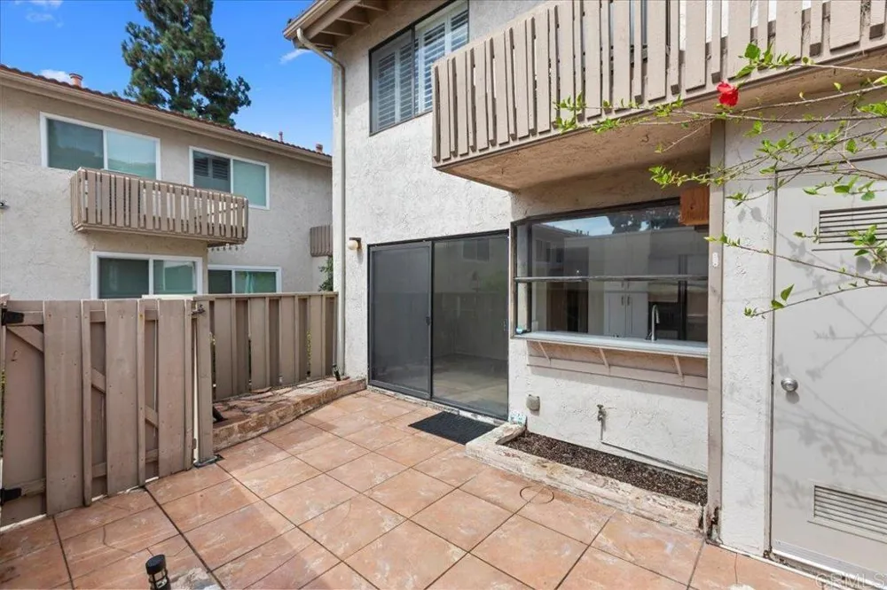 6860 Caminito Montanoso #8 San Diego, CA 92119