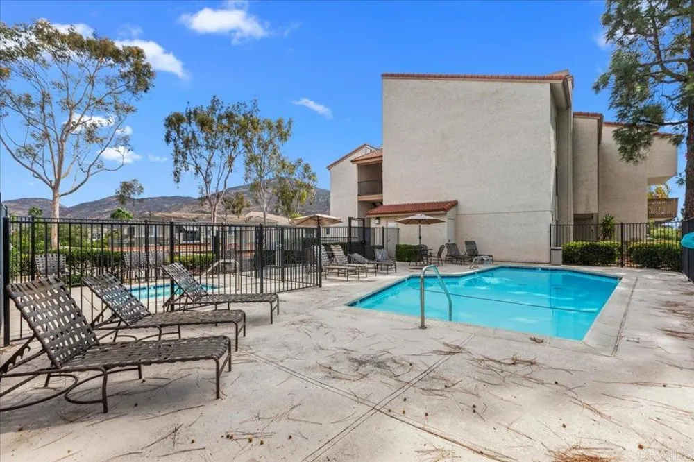 6860 Caminito Montanoso #8 San Diego, CA 92119