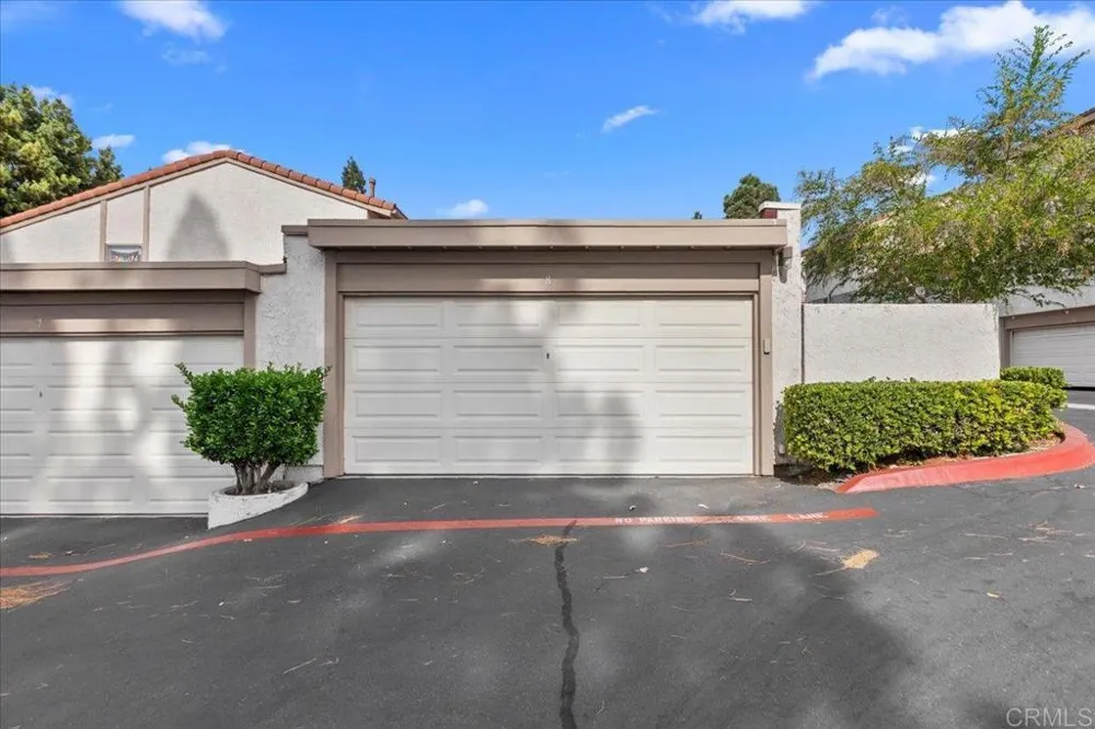 6860 Caminito Montanoso #8 San Diego, CA 92119