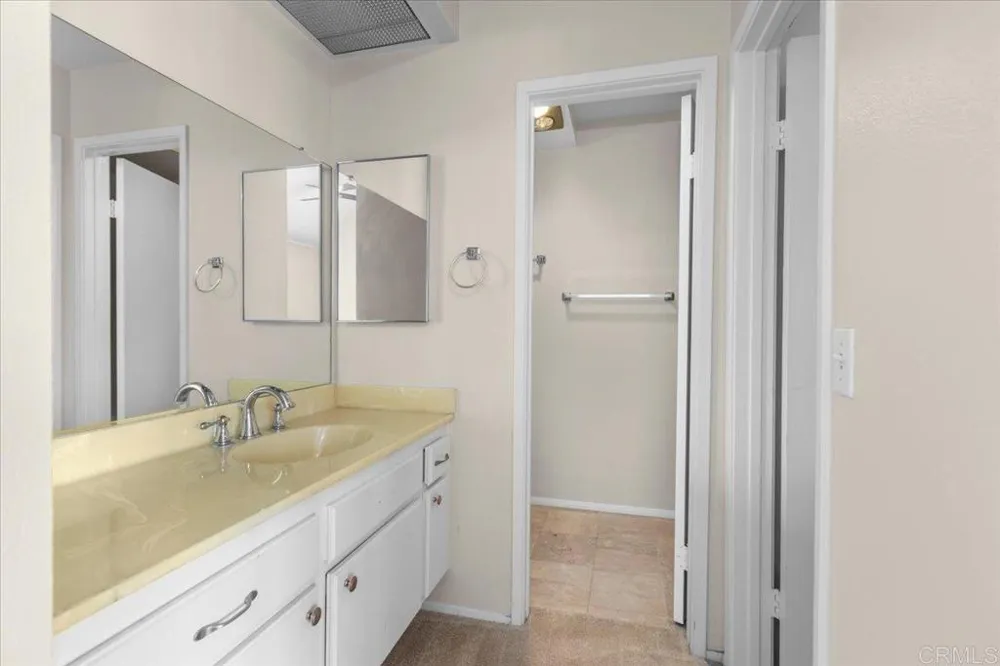 6860 Caminito Montanoso #8 San Diego, CA 92119