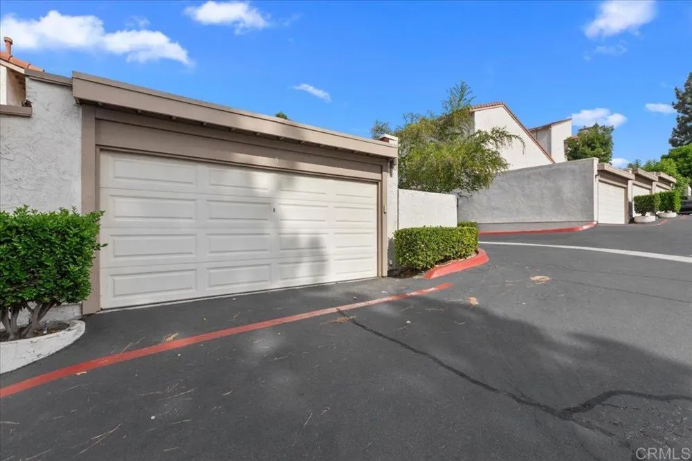 6860 Caminito Montanoso #8 San Diego, CA 92119