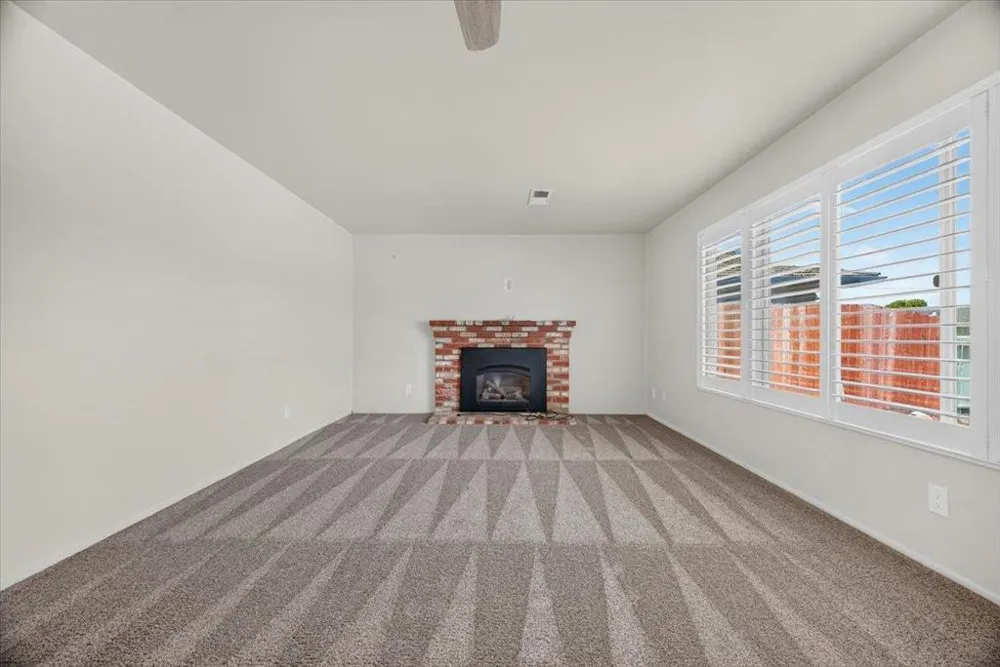 654 La Mesa Drive Salinas, CA 93901