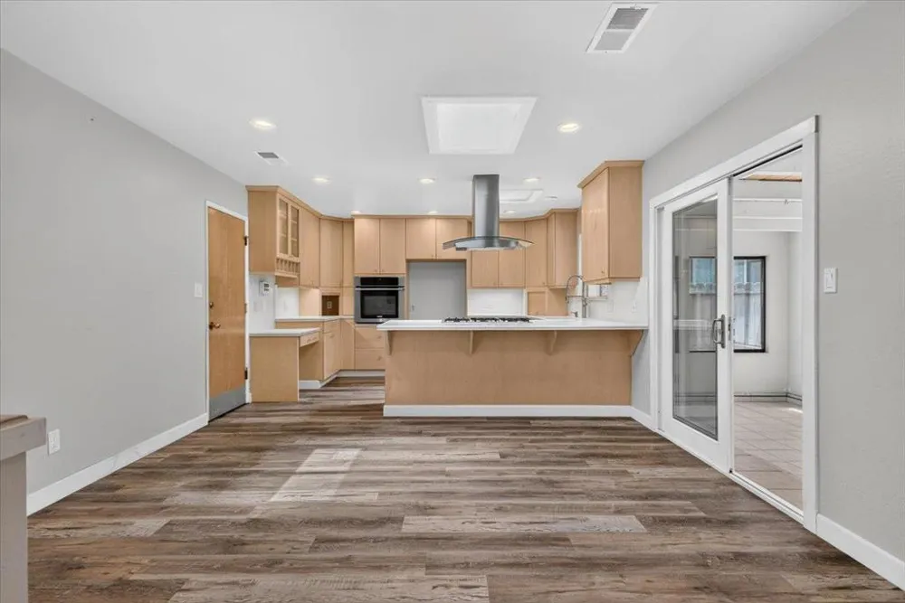 654 La Mesa Drive Salinas, CA 93901