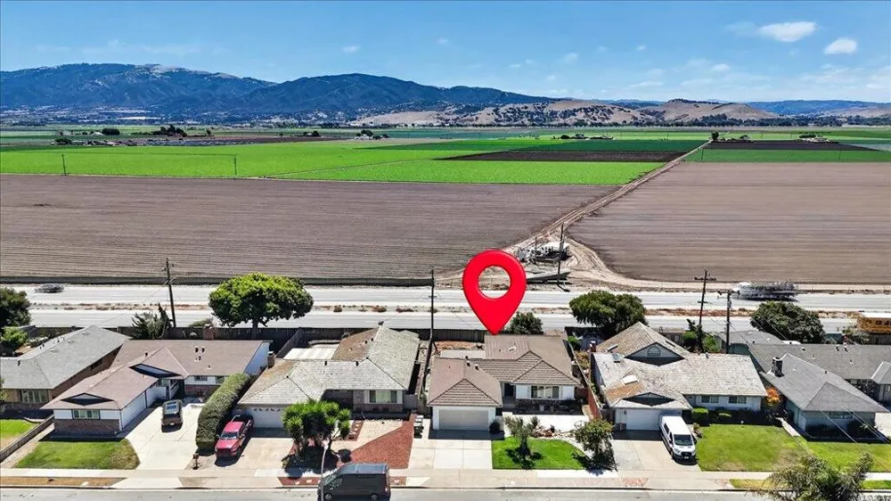 654 La Mesa Drive Salinas, CA 93901