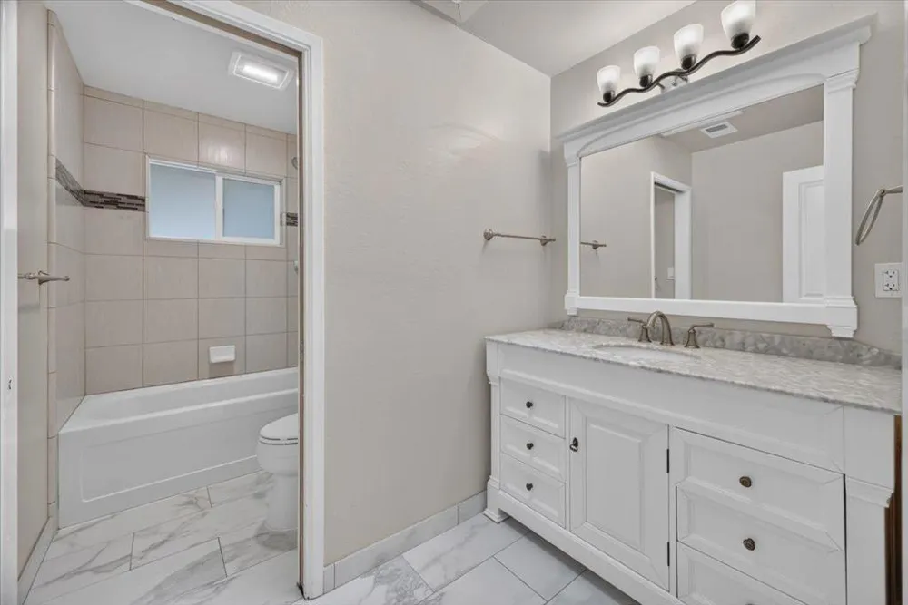 654 La Mesa Drive Salinas, CA 93901