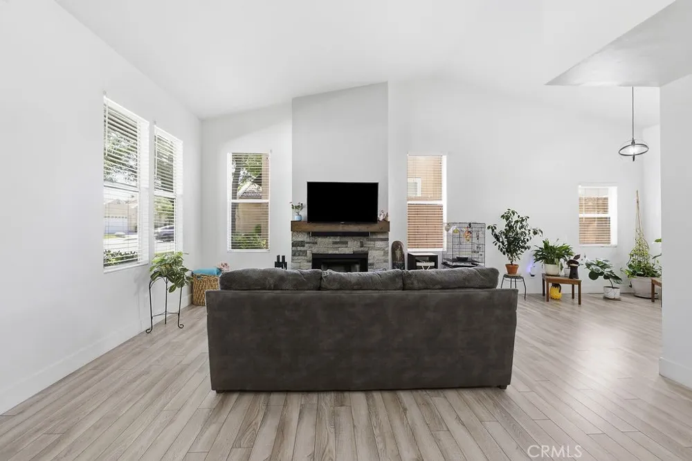40149 La Cota Drive Palmdale, CA 93550