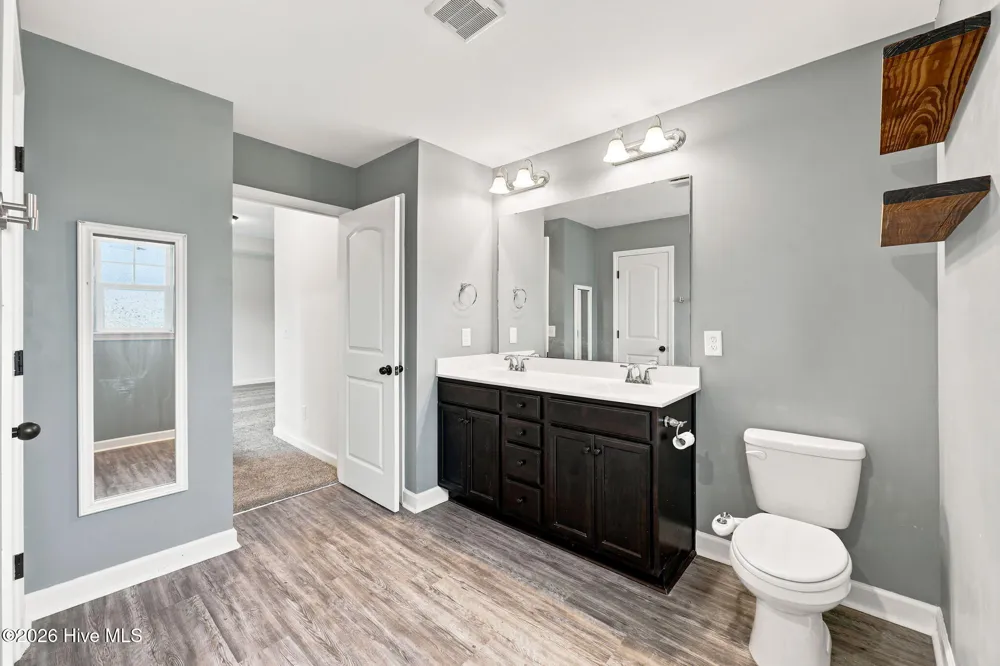 704 Ingram Court Jacksonville, NC 28540