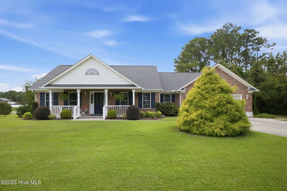 107 Silver Lake Court Swansboro, NC 28584