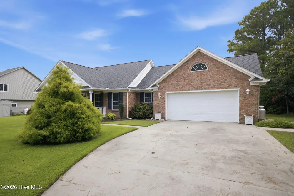 107 Silver Lake Court Swansboro, NC 28584