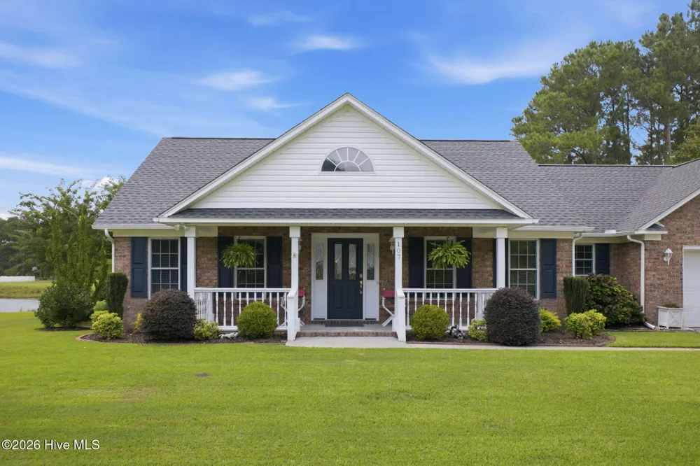 107 Silver Lake Court Swansboro, NC 28584